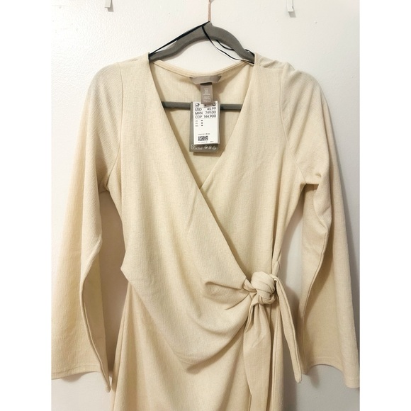 Long Sleeve Cream Wrap Dress Size US Medium - Picture 3 of 4